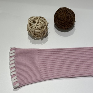 <span class=keywords><strong>Prix</strong></span> compétitif, bonne qualité, <span class=keywords><strong>pull</strong></span> en maille tricotée pour <span class=keywords><strong>femme</strong></span> à manches évasées et <span class=keywords><strong>col</strong></span> en <span class=keywords><strong>V</strong></span> pour l'hiver - Product Image 6