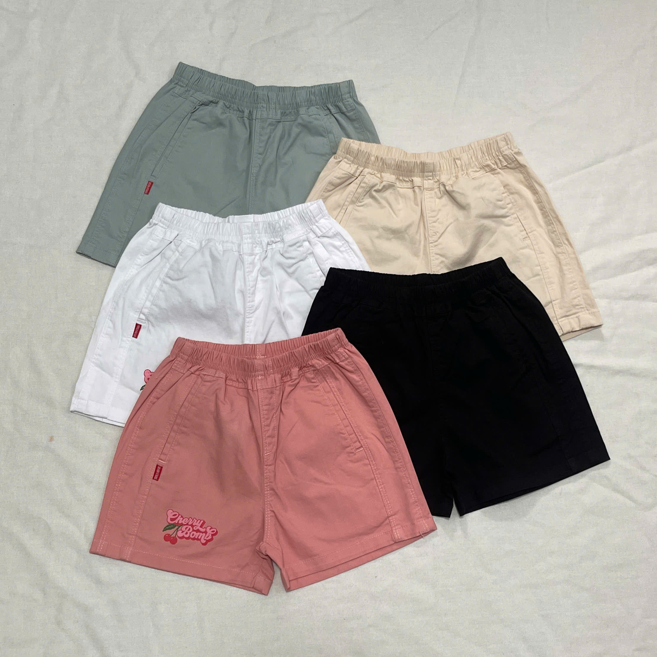 Bleu clair, Noir, Blanc, Vert Sauge, Beige, Rose Corail