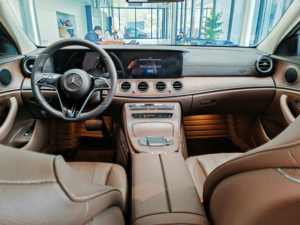 Voitures d'<span class=keywords><strong>occasion</strong></span> à <span class=keywords><strong>prix</strong></span> avantageux <span class=keywords><strong>Mercedes</strong></span>-Benz <span class=keywords><strong>Classe</strong></span> E 2021 Facelift E300L Edition Fashion Ben-z E300L 2.0t Essence Essence - Product Image 6