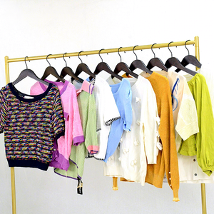 Dames breiwerk mode dunne zomer trui blouse korte mouw gebruikte kleding merkkleding originele tops voor dames bundel - Product Image 1