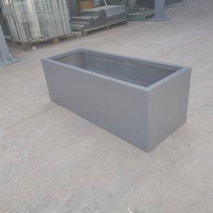 Maceta de Fibra de Vidrio Negra Mate, Moderna y Minimalista, Diseño Cónico Alto para Decoración de Jardín y Hogar Contemporáneo - Product Image 5