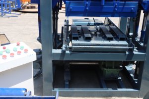 Mesin bata blok berongga/mesin pembuat blok Paving/mesin bata blok beton/mesin bata blok hidrolik Motor (QT4-26) - Product Image 2