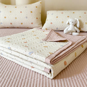 Housse de lit matelassée personnalisable en <span class=keywords><strong>gaze</strong></span> <span class=keywords><strong>double</strong></span> couche épaissie, ensemble trois pièces, adaptée à toutes les saisons, drap de lit antidérapant Tatami - Product Image 6