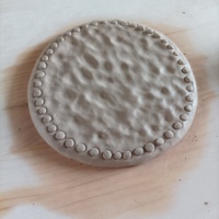 Plateau à encens personnalisé en céramique en forme de biscuit - Surface mate granulée, bord perlé, sous-verre multifonctionnel / accessoire photo - OEM