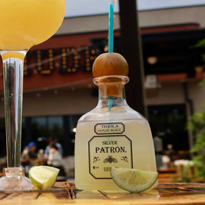 Bottiglie di Tequila in Plastica Trasparente Personalizzabili con Logo, Lavabili in Lavastoviglie, Portatili, 12oz 375ml, per France Ocean 5 Arco Globus - Product Image 1