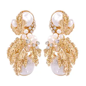 European and American explosion models exaggerated alloy earrings personality street shooting imitation pearl diamond earrings