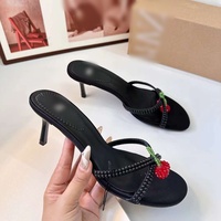 QuiteS 2025 Nouvelle Mode Talons Hauts Perles Pendentif Cerise Noirs Talons Aiguilles Ouverts à l'Arrière Chaussures pour Femmes