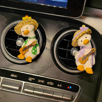 Clip de ventilation de voiture décorations de canard mignon avec chapeau de paille décorations de tableau de bord accessoires de voiture amusants pour femmes