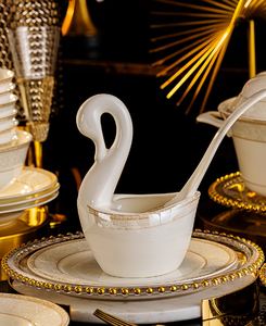 Service <span class=keywords><strong>de</strong></span> Table Céramique <span class=keywords><strong>de</strong></span> <span class=keywords><strong>Noël</strong></span> 60 Pièces Équipé d'un Pot Riche, Série Mode Xiaozi, Service <span class=keywords><strong>de</strong></span> <span class=keywords><strong>Vaisselle</strong></span> Simple en Porcelaine Tendre pour 10 Personnes - Product Image 4