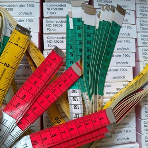 เทปวัดแบบนิ่ม PVC คุณภาพเยอรมัน 60 นิ้ว แบบสองสเกล สำหรับงานเย็บผ้าและงานควิลท์ - Product Image 1