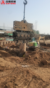 ANTENG Macchina per Palificazione Vibrante Montata su Gru con Pompa Idraulica ad Alta Efficienza, Motore e Cuscinetti - Product Image 5