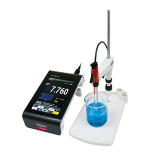 Conductimètre portable Nakasaki CM-3 pour l'analyse de l'eau pure avec affichage numérique et mesure du pH - Product Image 1