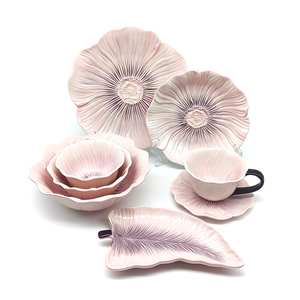 Set di Stoviglie in Ceramica di Alta Qualità con Design Floreale Sottosmalto, Stile INS, con Ciotole per Dessert, Riso, Insalata e Frutta - Product Image 1