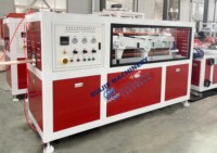 Ligne de production de profileuse d'extrudeuse PVC PP PE WPC Panneau mural composite bois-plastique