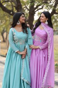 Robe Anarkali brodée de lavande Unity Luxure avec dupatta fluide, tenue ethnique haut de gamme - Product Image 5