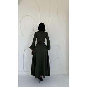 Robe trapèze kaki en tissu tissé, sans col, à manches ballon et ceinture, taille naturelle, style simple et décontracté, pour usage quotidien, vente en gros - Product Image 1