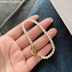 Cadena de Mano de Perlas Hipoalergénicas de Primera Calidad, Sin Níquel, Regalo para Mamá o Novia - Product Image 3