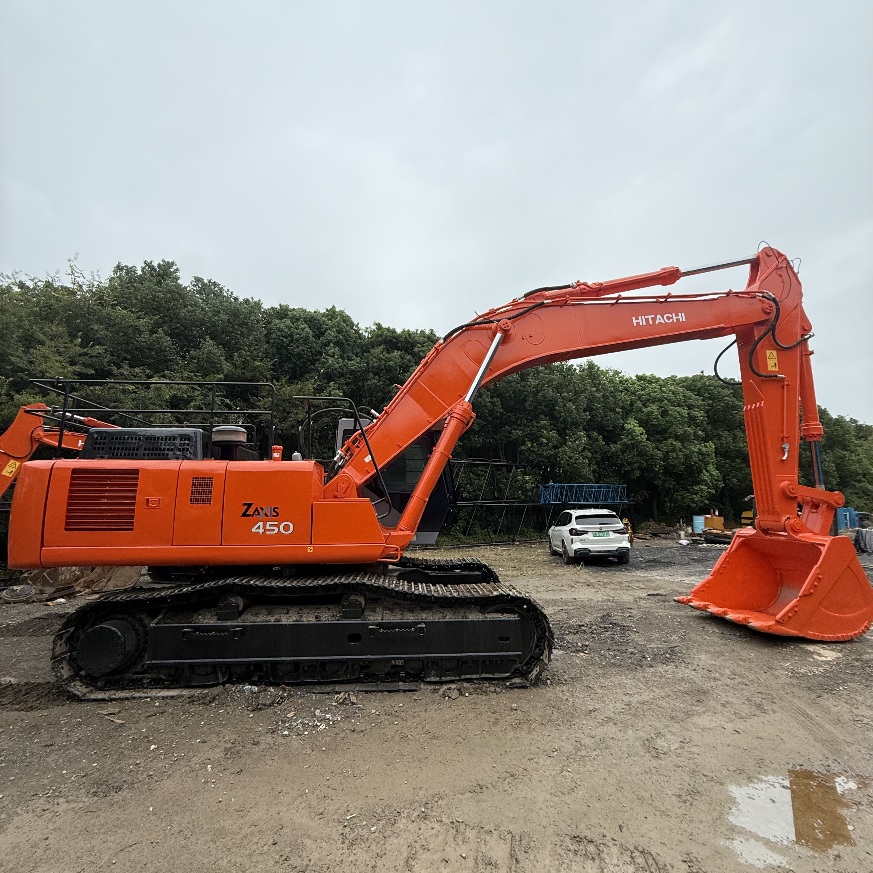 その他 HITACHI DAD-450(BC) Hitachi Launches the New Generation of Zaxis-7 Large Excavators