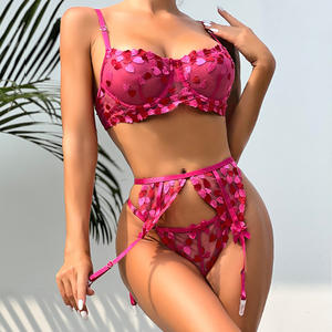 Zzyup 6724 Ensemble de lingerie pour femmes en forme de cœur, 3 pièces, lingerie de la <span class=keywords><strong>Saint</strong></span>-<span class=keywords><strong>Valentin</strong></span>, ceinture brodée, lingerie sexy rose pour femmes avec jarretière - Product Image 2