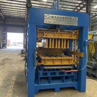 Machine de formage de blocs hydraulique automatique à moule à changement rapide pour la production de briques en ciment de différentes tailles 8-15