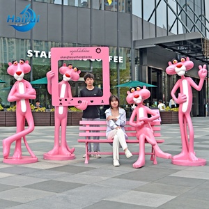 Statua in Vetroresina a Grandezza Naturale della Pantera Rosa, Figura Cartoon Personalizzata per Decorazione Esterna e Giardino - Product Image 6