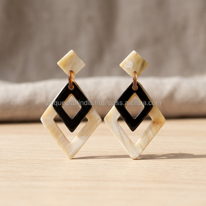 Pendientes de Lujo Estilo Animal, Hechos a Mano con Cuerno de Búfalo, Artesanía Natural, Técnica Pulida, Elegantes y Modernos, Regalos - Product Image 1