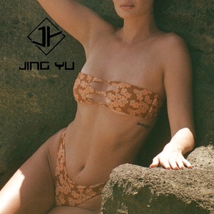 Conjunto de Bikini Hawaiano con Estampado Calado y Nudo, Traje de Baño de Poliéster Personalizado - Product Image 3