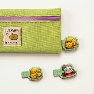 ป้ายผ้าทอโลโก้แบรนด์ส่วนตัวแบบกำหนดเอง พร้อมห่วงตรงกลางแบบพับได้ - Product Image 3