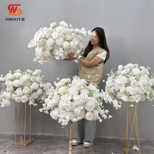 Arrangements floraux de table faits à la main de style campagnard personnalisés, boules de fleurs artificielles en soie pour la décoration de mariage - Product Image 1