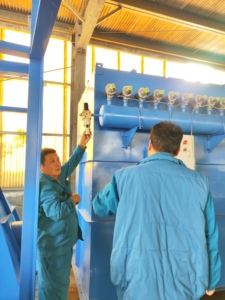 Machine <span class=keywords><strong>de</strong></span> remplissage d'<span class=keywords><strong>oxyde</strong></span> pour la fabrication <span class=keywords><strong>de</strong></span> batteries au <span class=keywords><strong>plomb</strong></span> acide - Product Image 4