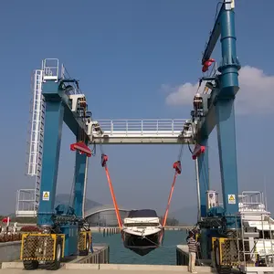 Nucleon crane hot sale mobile 300 ton yacht Lift marine travel lift boat lift hoist gantry crane price