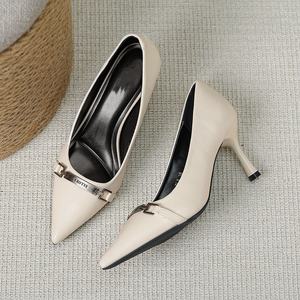 Sandalias de tacón puntiagudas de charol para mujer, gran oferta, elegantes, diseño de un solo botón, <span class=keywords><strong>zapatos</strong></span> de tacón alto ajustados con huecos para fiesta - Product Image 4