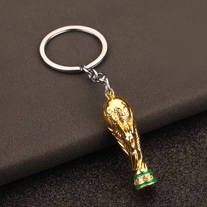Porte-clés Trophée Doré en Alliage de Zinc, Modèle Mini Trophée Commémoratif pour Fan de Football, Pendentif pour Sac à Dos - Product Image 4