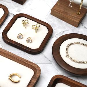 Bandeja de Exhibición de Joyería de Madera de Nogal, Exquisita y Compacta, con Forro Suave, Soporte para Exhibición de Joyería, Venta al Por Mayor - Product Image 4