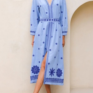 Robe d'été pour femme en coton et lin, personnalisable, tendance, col en V, décontractée, coupe trapèze, manches bouffantes, brodée, longueur midi - Product Image 5