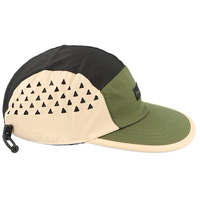 Casquette de course personnalisée à 5 panneaux, bord souple, respirante, séchage rapide, en polyester, légère, avec maille découpée au laser