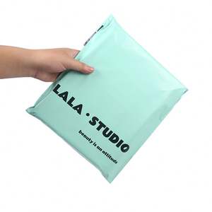 Sacs en plastique biodégradables écologiques pour coursier express, emballage polymère auto-scellant personnalisé, caractéristique imperméable, surface imprimée - Product Image 3