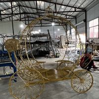 2026 Spot Direct Grands ornements, Décoration de voiture Princesse, Arche de mariage européenne, Accessoires en fer, Coffre au trésor, Voiture citrouille