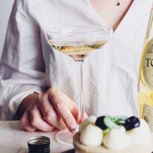 Flûtes de champagne de mariage, logo personnalisé sans plomb, flûtes de champagne de couleur rose, lunettes de champagne avec bord doré, 150ml - Product Image 5