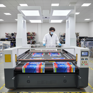 Machines de découpe <span class=keywords><strong>laser</strong></span> pour textiles, CO2 1812 1820 1830, découpe pour t-shirts, vêtements de sport, alimentation automatique, vision par caméra, positionnement - Product Image 1