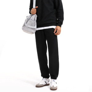 Pantalones deportivos de cintura media, antiarrugas, suaves, de secado rápido para hombre, pantalones deportivos clásicos para hombre con tela transpirable y de ajuste relajado. - Product Image 4
