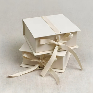 Boîte à bijoux élégante personnalisée <span class=keywords><strong>en</strong></span> carton avec impression bronzée, doublure <span class=keywords><strong>en</strong></span> <span class=keywords><strong>aluminium</strong></span>, boîte cadeau <span class=keywords><strong>en</strong></span> forme de livre rose, ruban à nœud - Product Image 2