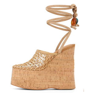 Sandales à talons compensés hauts pour femmes, à empeigne en résille, plateforme épaisse, à lacets à la cheville et découpes en maille - Product Image 5