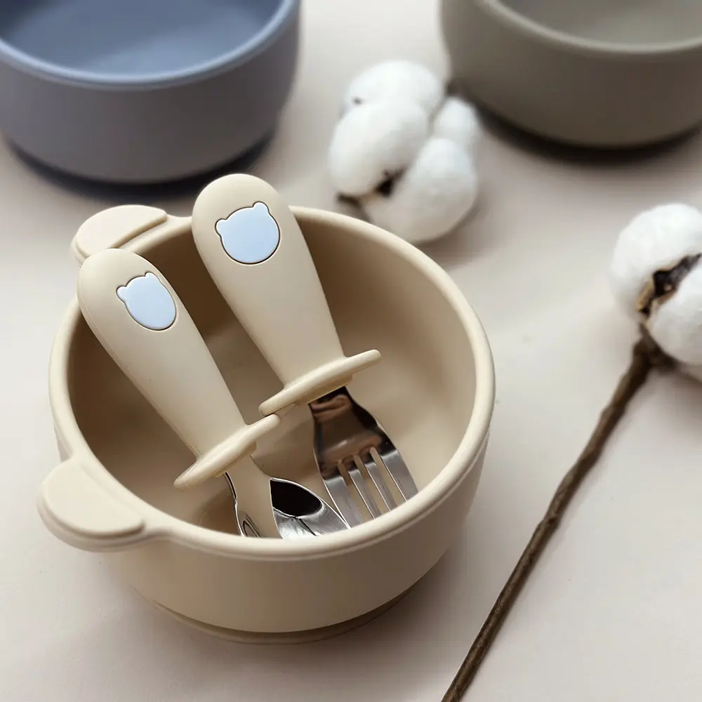 신제품 도매 독특한 내열성 실리콘 아기 수유 그릇 아기를위한 보호 실리콘 매트 흡입 그릇