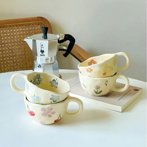 Tazas de Café de Cerámica Hechas a Mano de Estilo Nórdico Personalizadas, Capacidad de 400 ml, Diseño Floral de Lujo, Asa con Impresión por Transferencia Térmica, Venta al por Mayor - Product Image 1