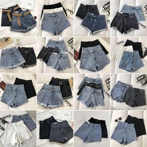 Nouveaux shorts en <span class=keywords><strong>jean</strong></span> rétro taille basse à boutons pour femmes, vêtements d'été frais et respirants, mode sexy, vêtements de rue pour femmes, vente en gros - Product Image 3