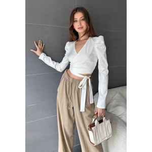 Chemisier court élégant pour femme à col drapé et manches ballon en maille, idéal pour le quotidien - Product Image 1