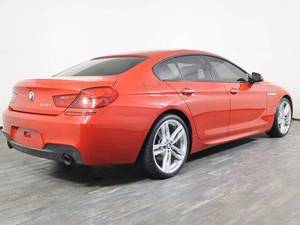 รถยนต์มือสอง ซีรีส์ 6 รุ่น 640i ซีดาน ภายในสีเข้ม เบาะหนัง ขับเคลื่อนสี่ล้อ เกียร์อัตโนมัติ พวงมาลัยขวา ล้อแม็ก R18 ระบบควบคุมความเร็วอัตโนมัติ กล้องมองหลัง ซันรูฟ ไฟ LED หน้าจอสัมผัส ปี 2020 8 - Product Image 4