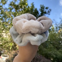 Vente en gros d'usine : Nouveauté hiver style coréen, chouchous faits main en peluche imprimé vache