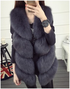 Natural White Color Fluffy Real Fox <strong>Fur</strong> Vest Women Elegant Raccoon Fox <strong>Fur</strong> <strong>Gilet</strong> Sleeveless Fox <strong>Fur</strong> <strong>Gilet</strong> for Little <strong>Girls</strong> - Product Image 3
